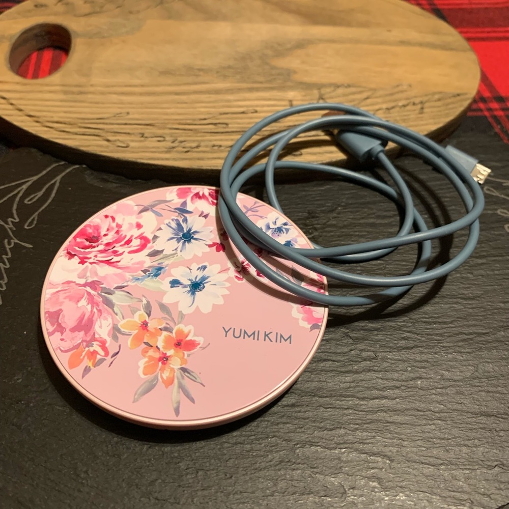 Yumi Kim Wireless Charging Pad